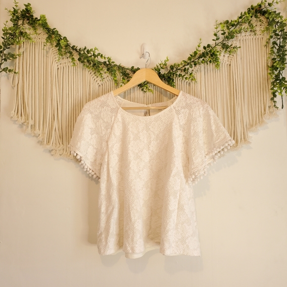 ANTHROPOLOGIE ERI + ALI White Floral Lace Boho Tasseled Pom Pom Top sz S - Picture 2 of 6